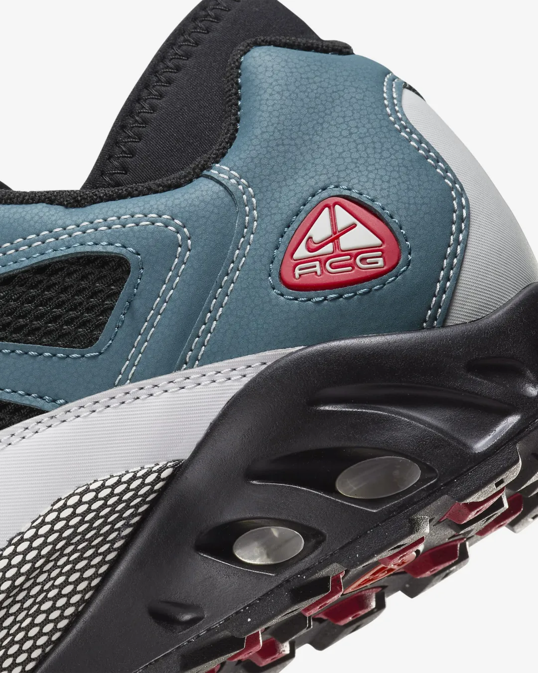 Nike ACG Air Exploraid Sneakers