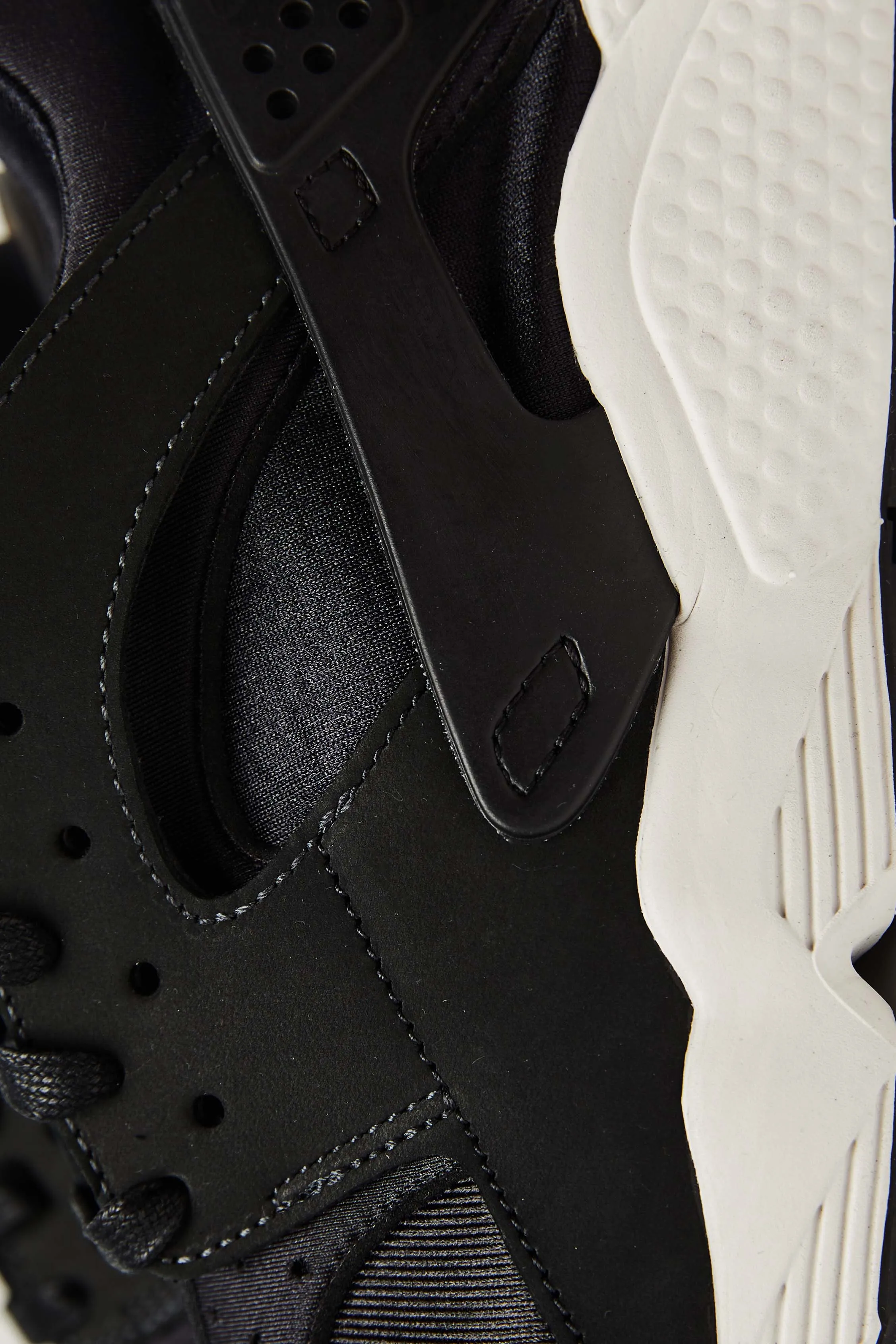 Nike Air Huarache LE 'Off Noir/White-Black'