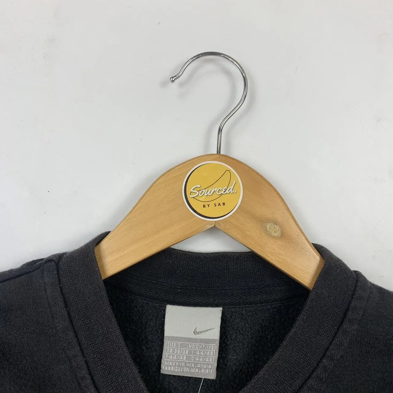 Nike Embroidered Centre Spellout Swoosh Logo (S)