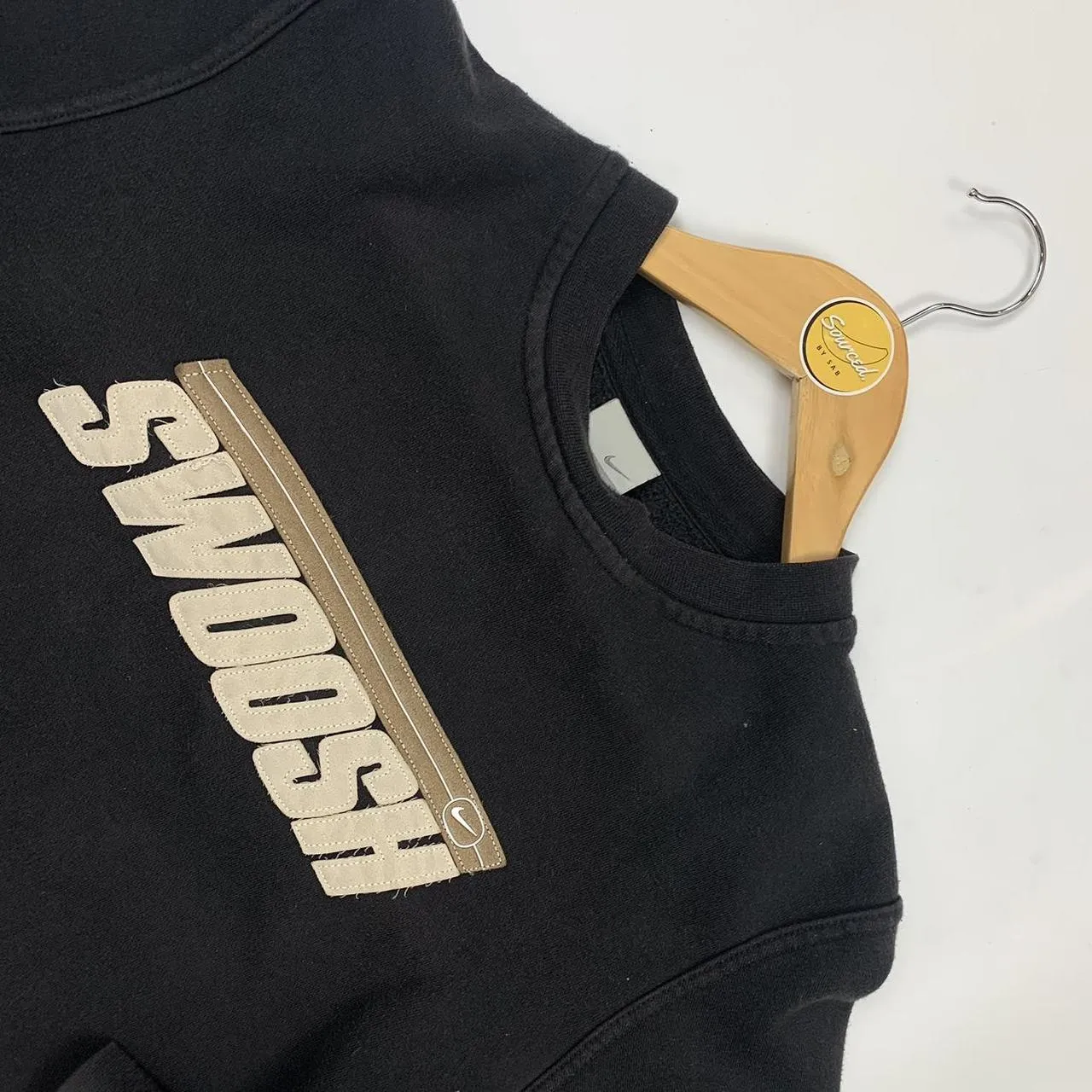 Nike Embroidered Centre Spellout Swoosh Logo (S)