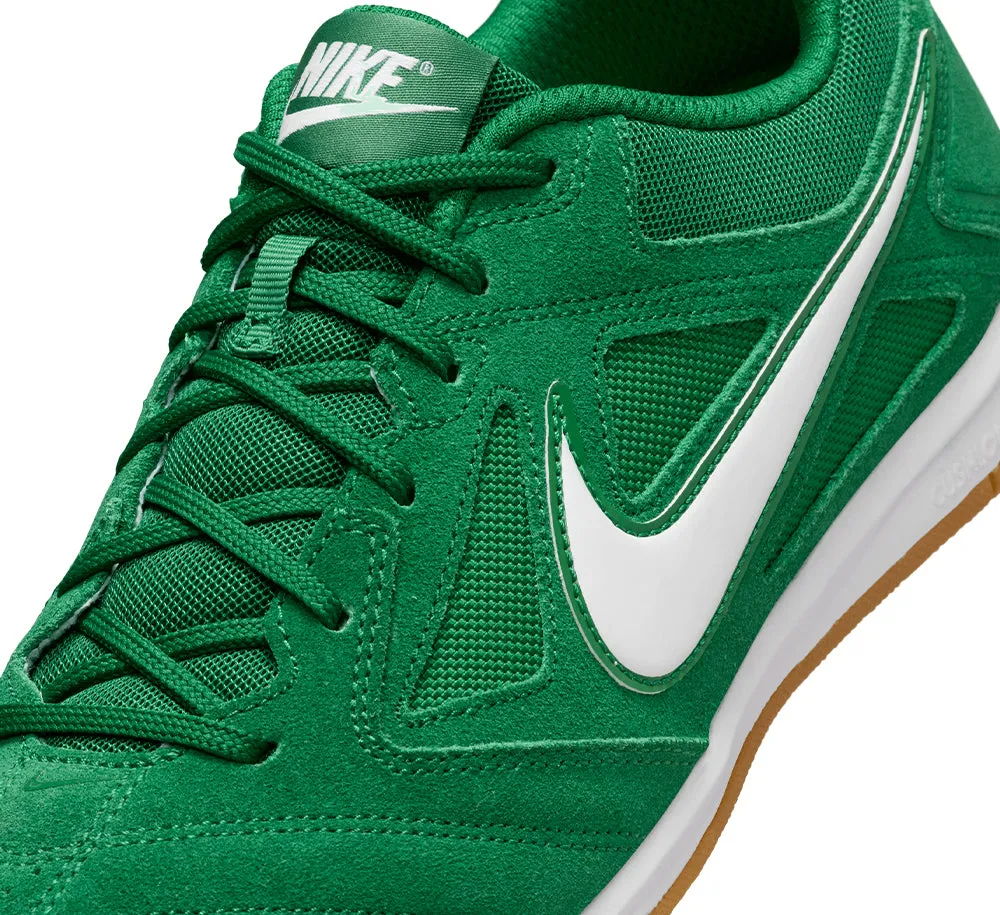 Nike Gato