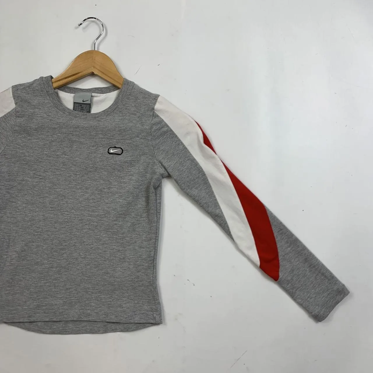 Nike Long Sleeve Top With Grey And Red Colourway (S)