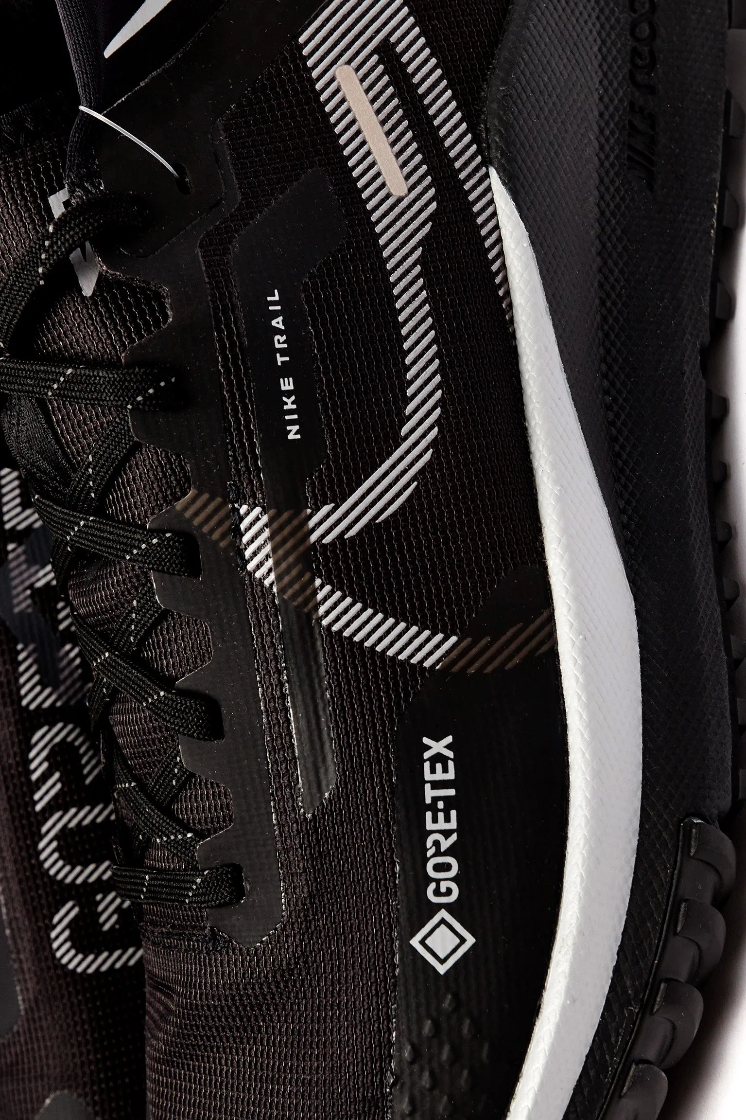 Nike Mens Pegasus Trail 4 GTX Shoes