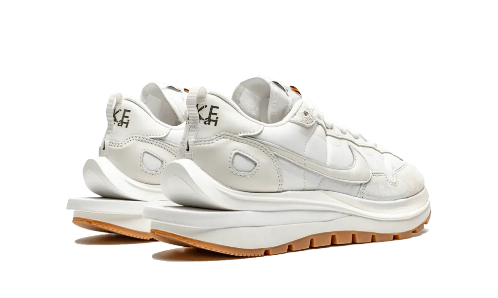 Nike sacai Vaporwaffle Sail Gum