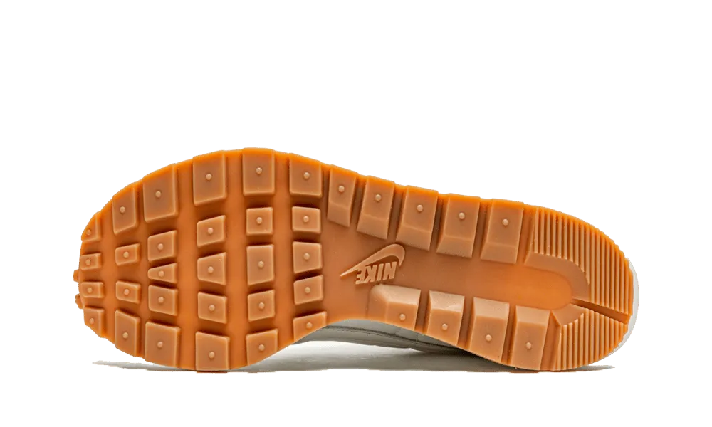 Nike sacai Vaporwaffle Sail Gum