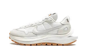 Nike sacai Vaporwaffle Sail Gum