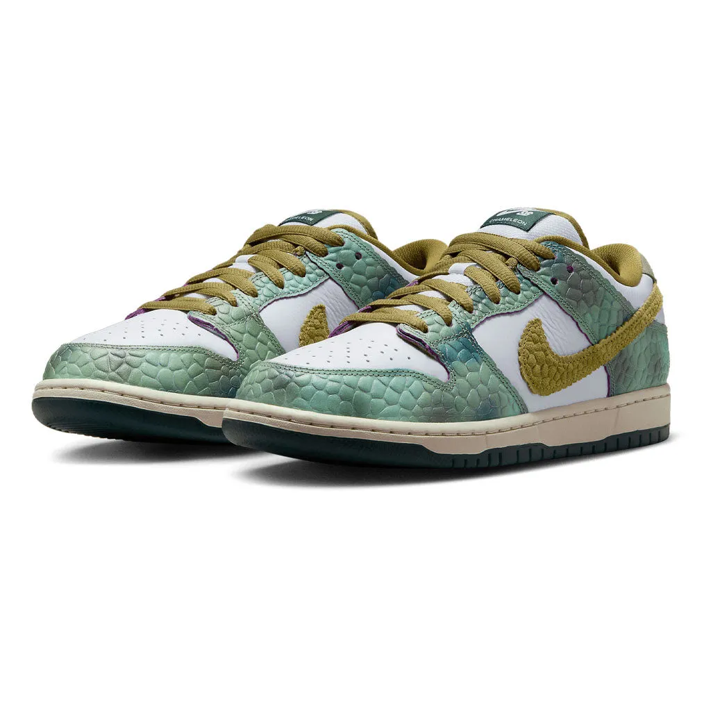 Nike SB Dunk Low  // Chameleon