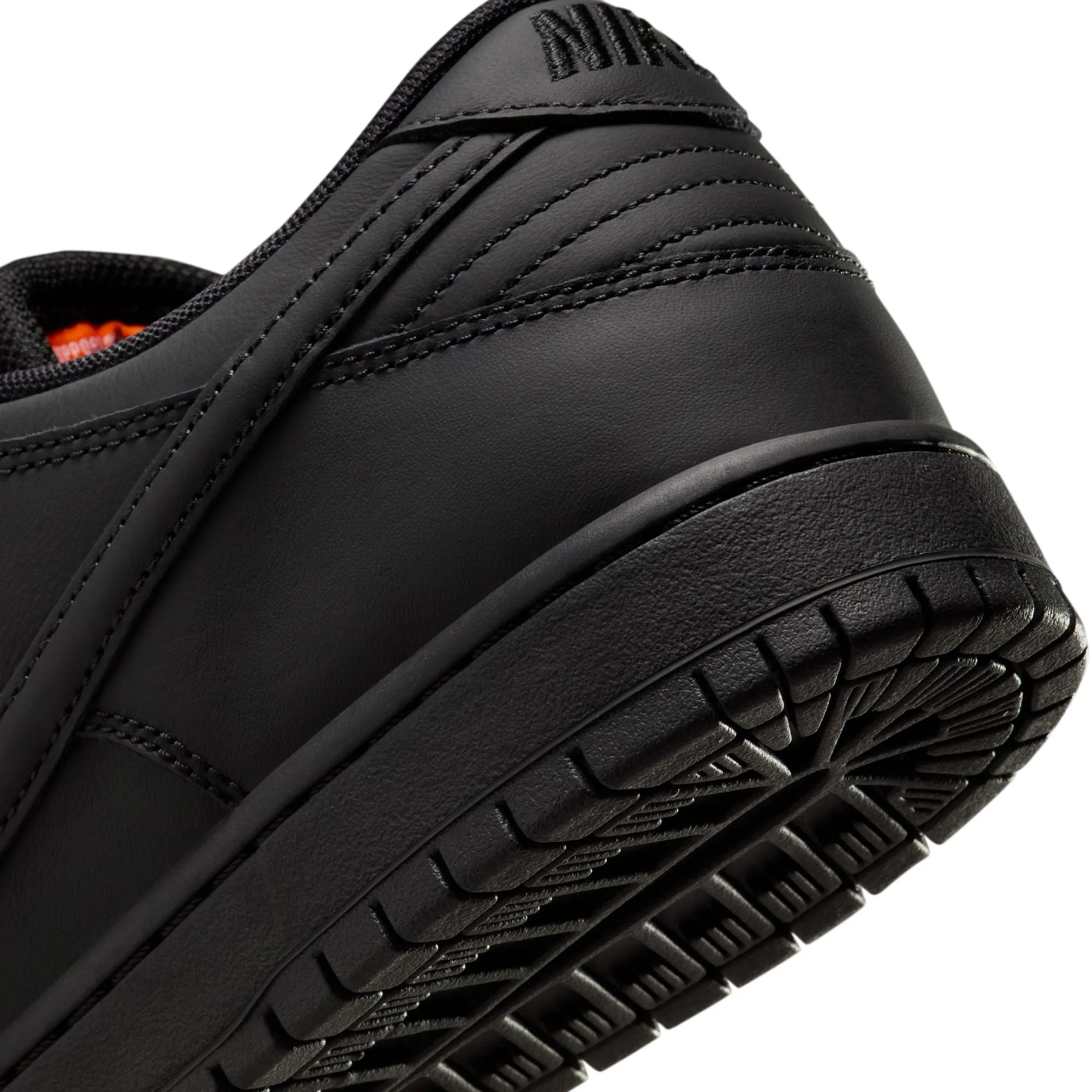 Nike SB Dunk Low Pro Black / Black