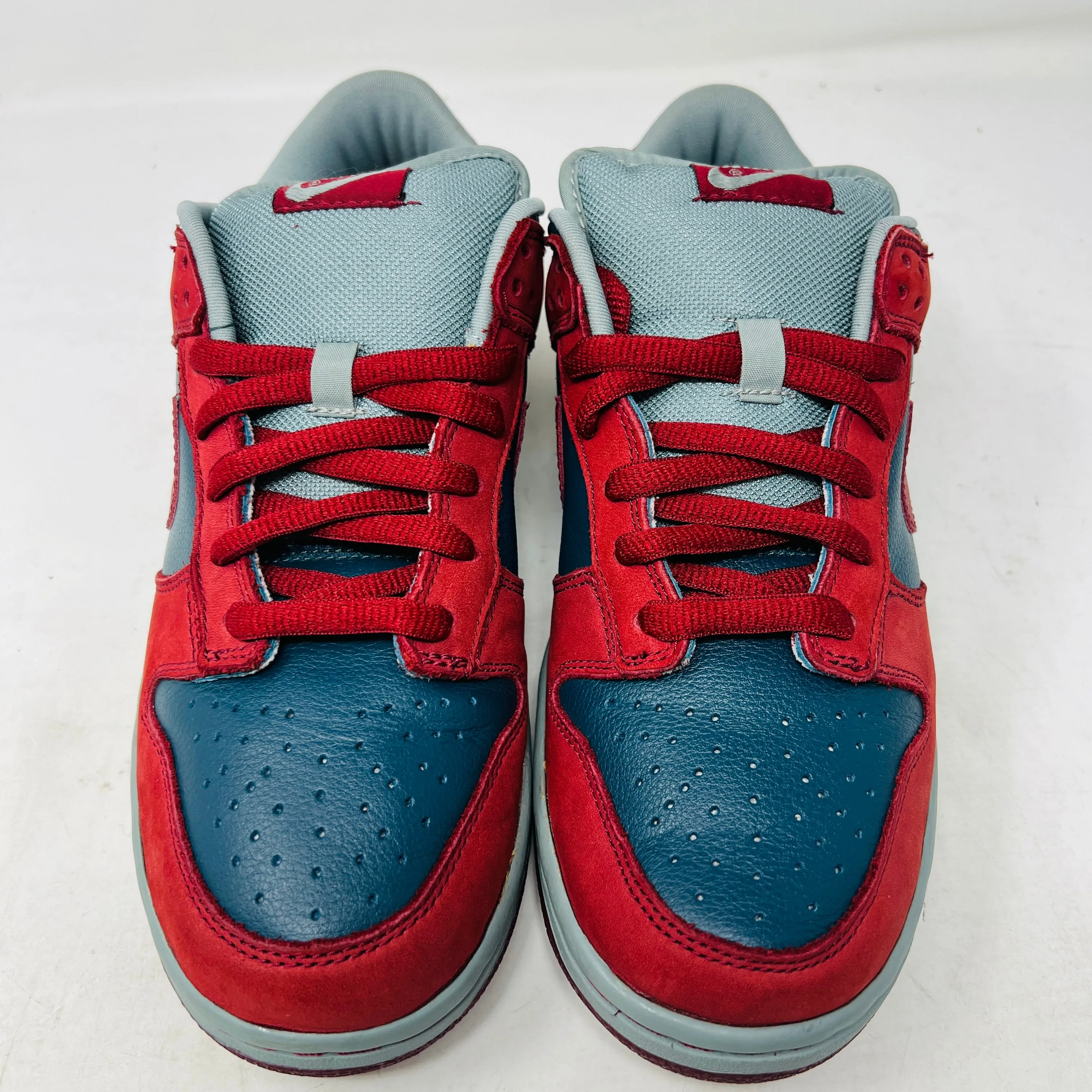 Nike SB Dunk Low Shark