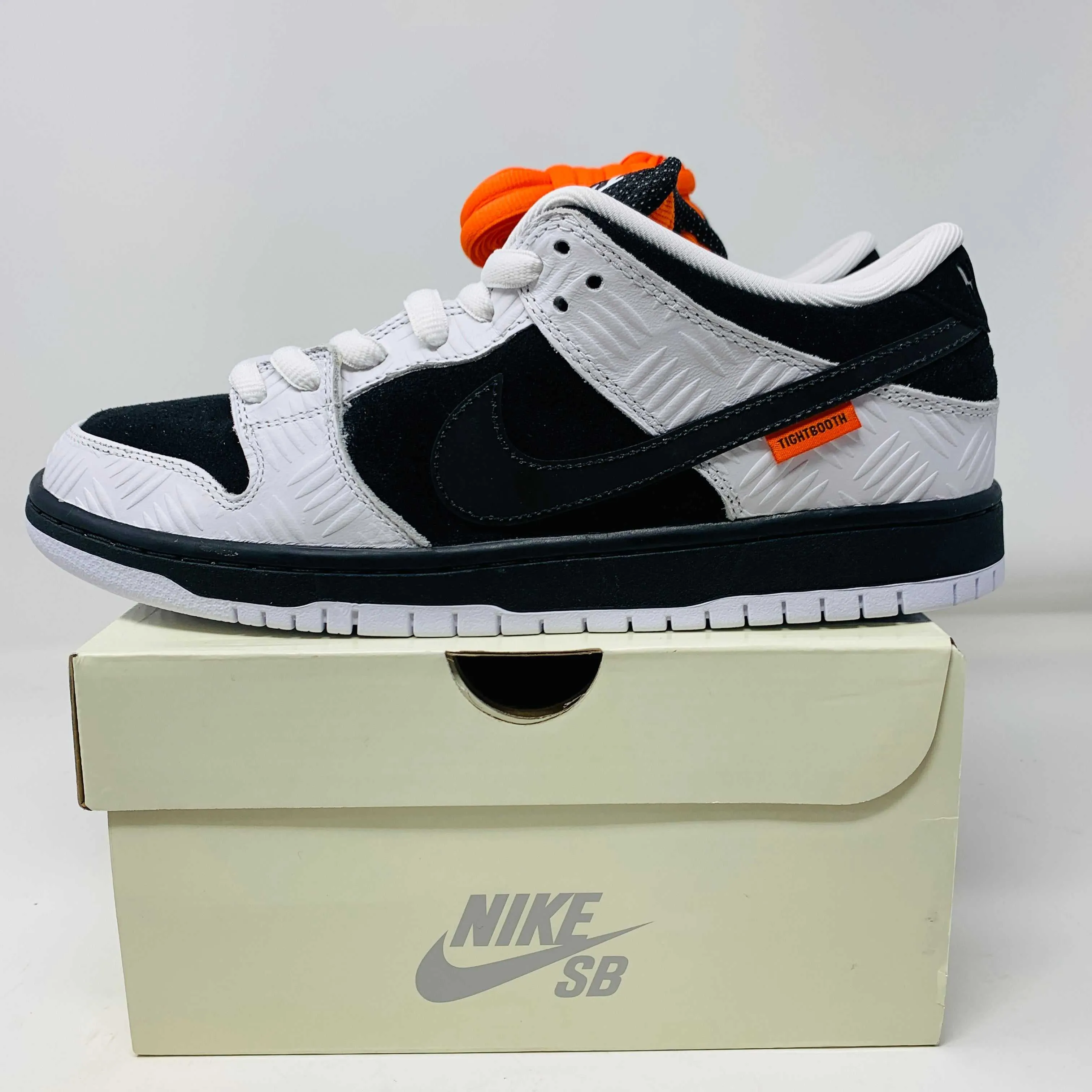 Nike SB Dunk Low TIGHTBOOTH