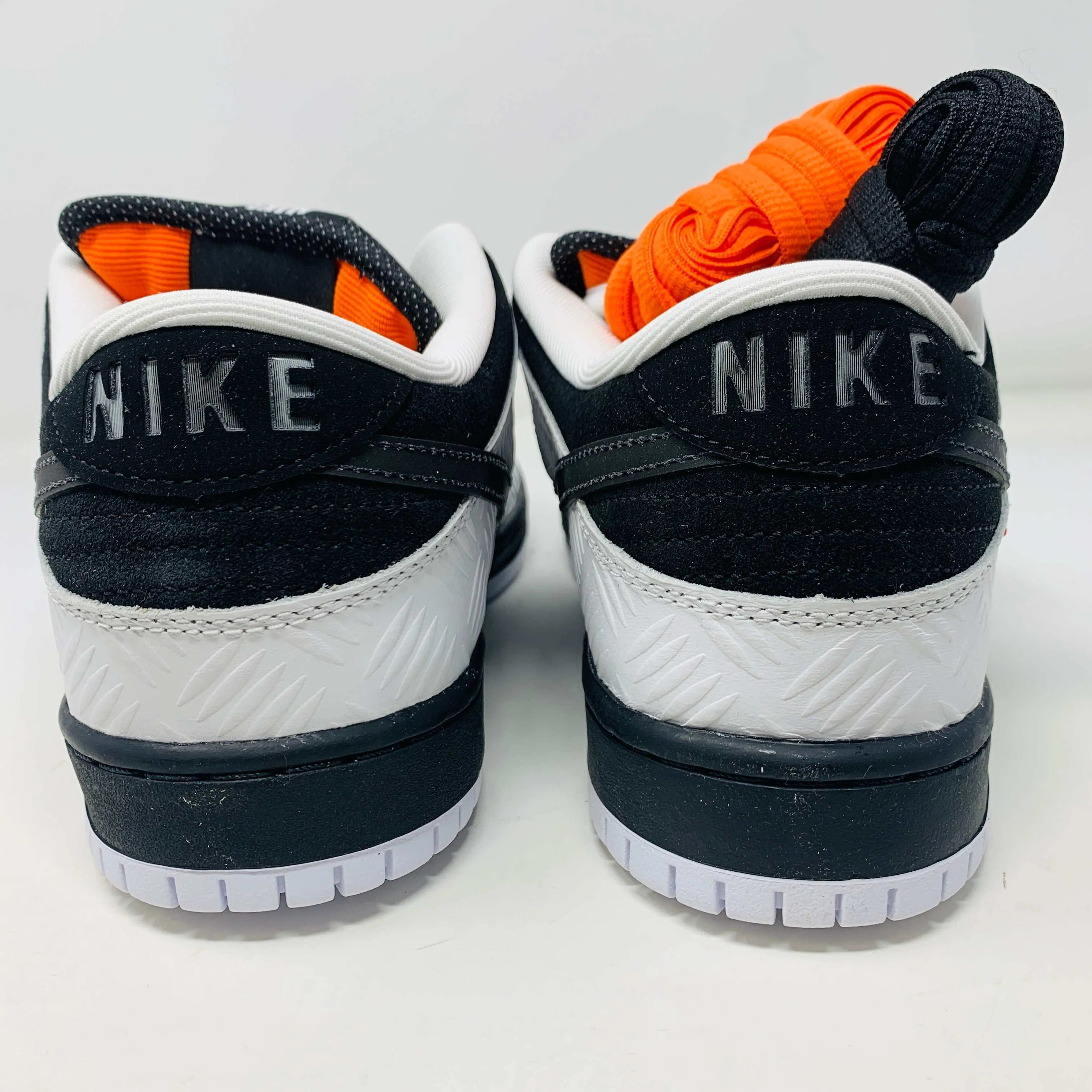 Nike SB Dunk Low TIGHTBOOTH