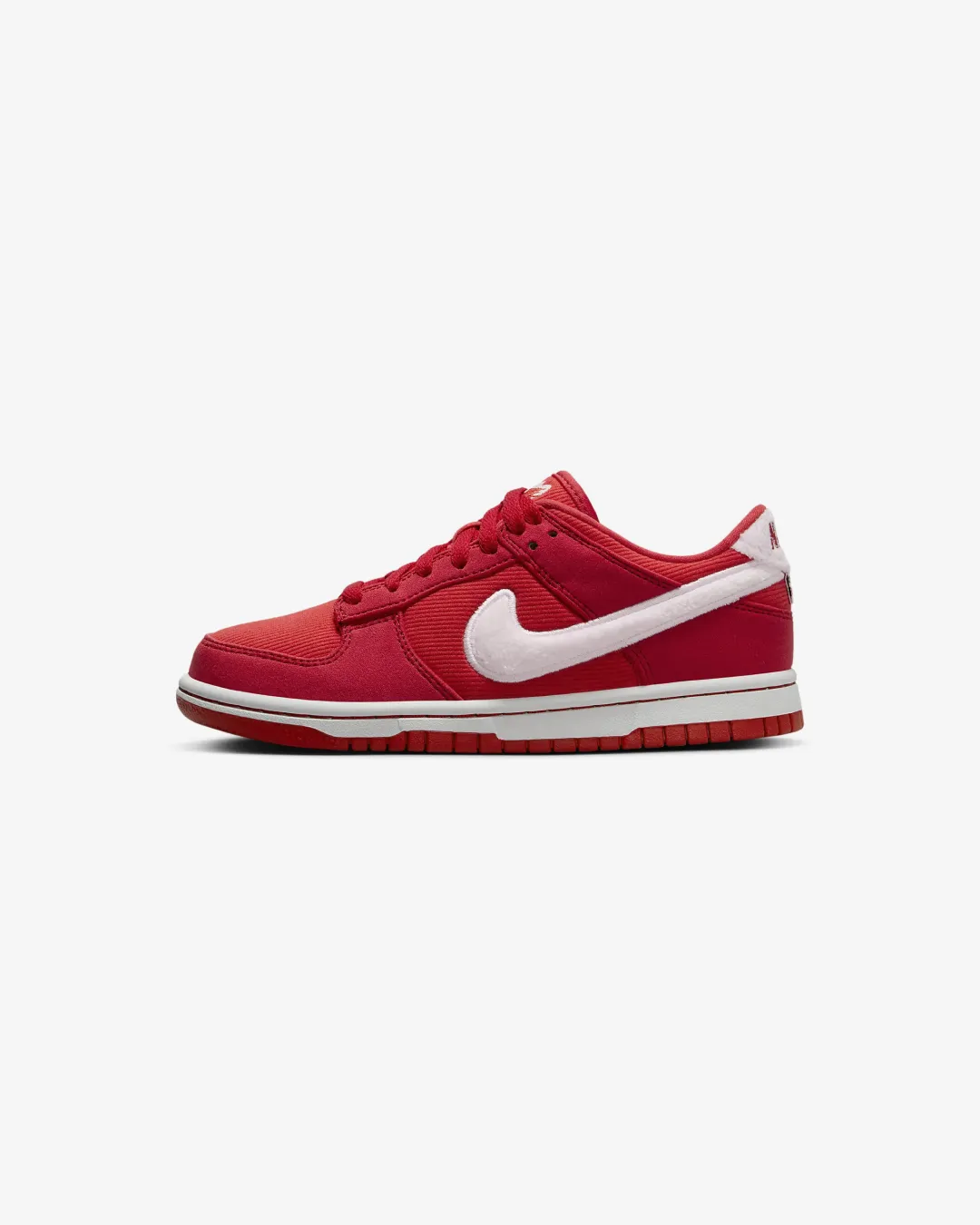 Nike SB Dunk Low 'Valentines Day - Girls Don't Cry' Sneakers