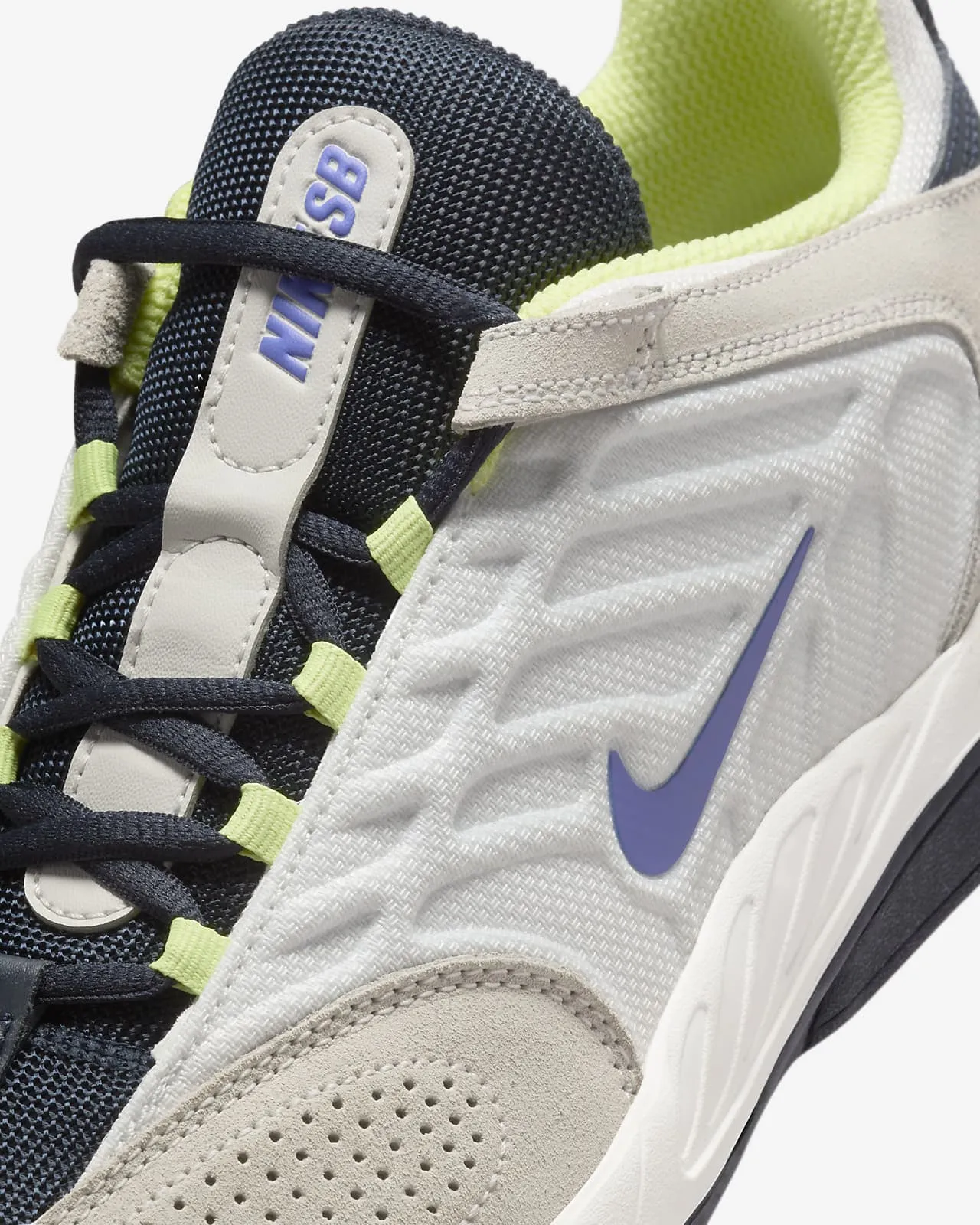 Nike SB Vertebrae // Summit White /Persian Violet