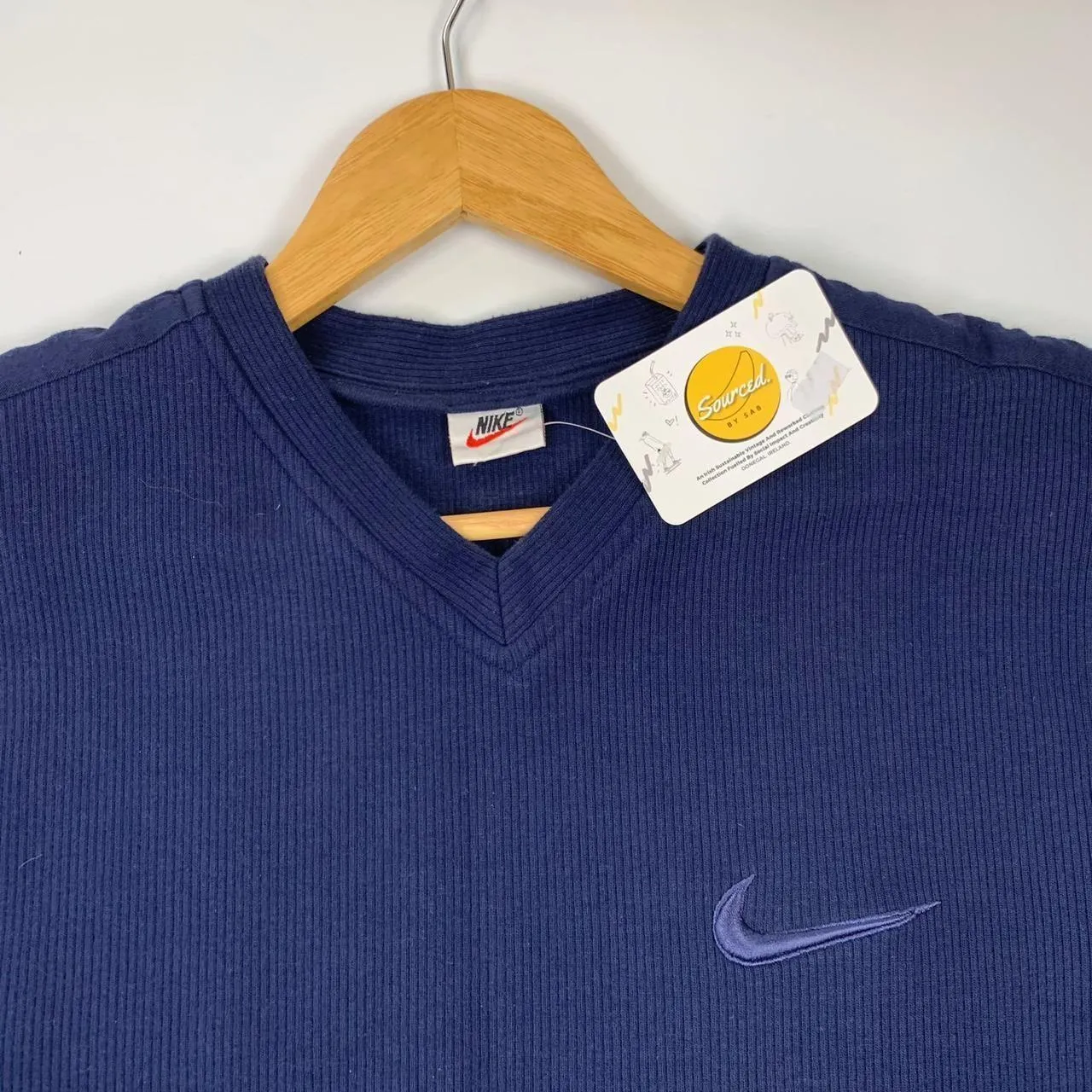 Nike Small Logo V-neck Ribbed Sweatshirt (L)