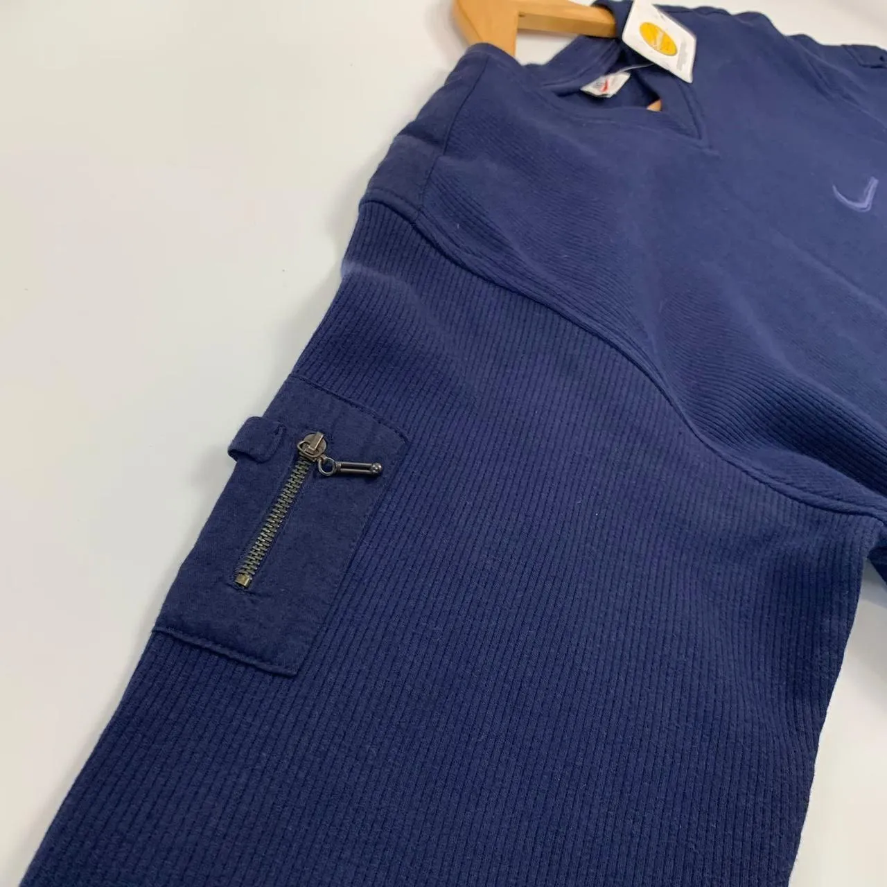 Nike Small Logo V-neck Ribbed Sweatshirt (L)