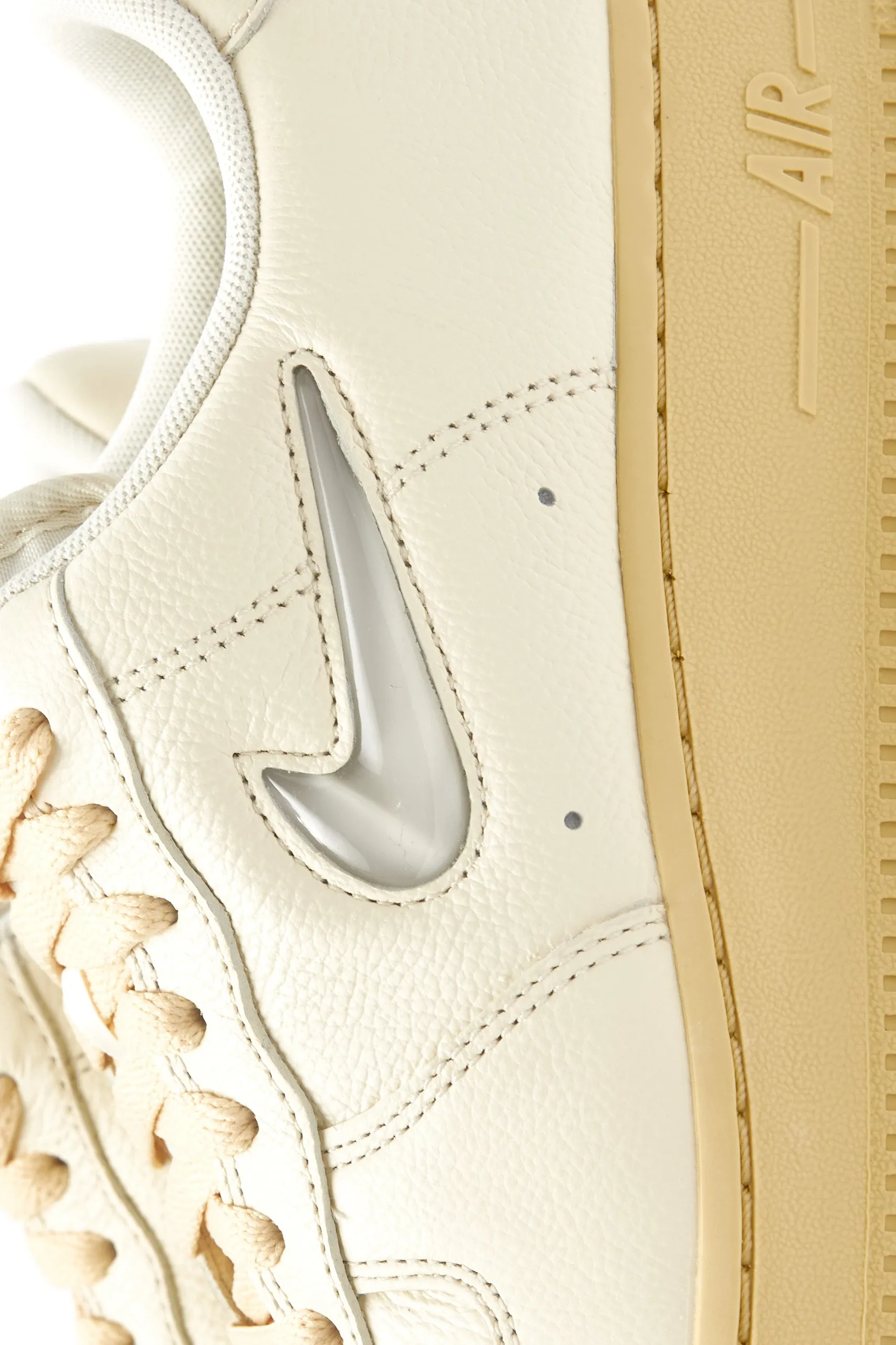 Nike Womens Air Force 1 '07 LX Shoes