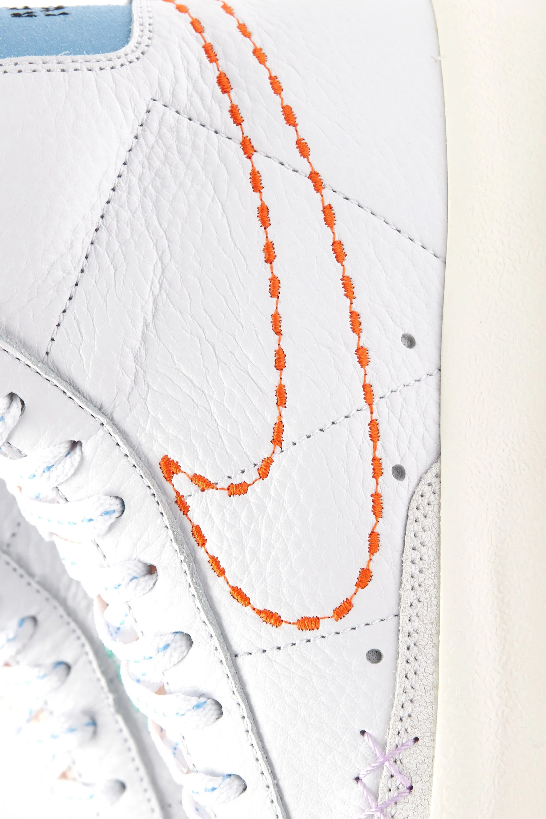Nike Womens Blazer Mid '77 'White/Orange-Teal'