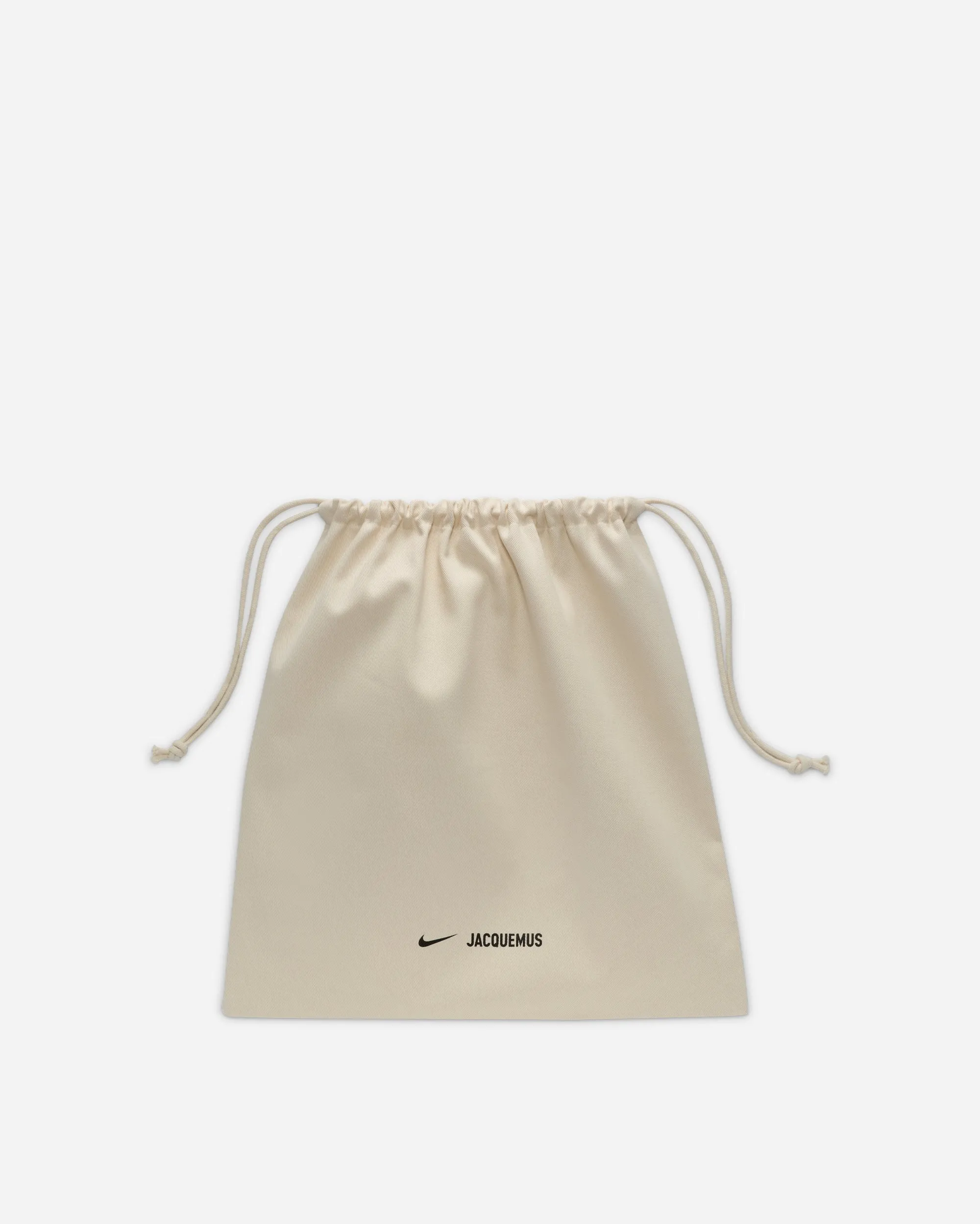 Nike x JACQUEMUS Le Swoosh