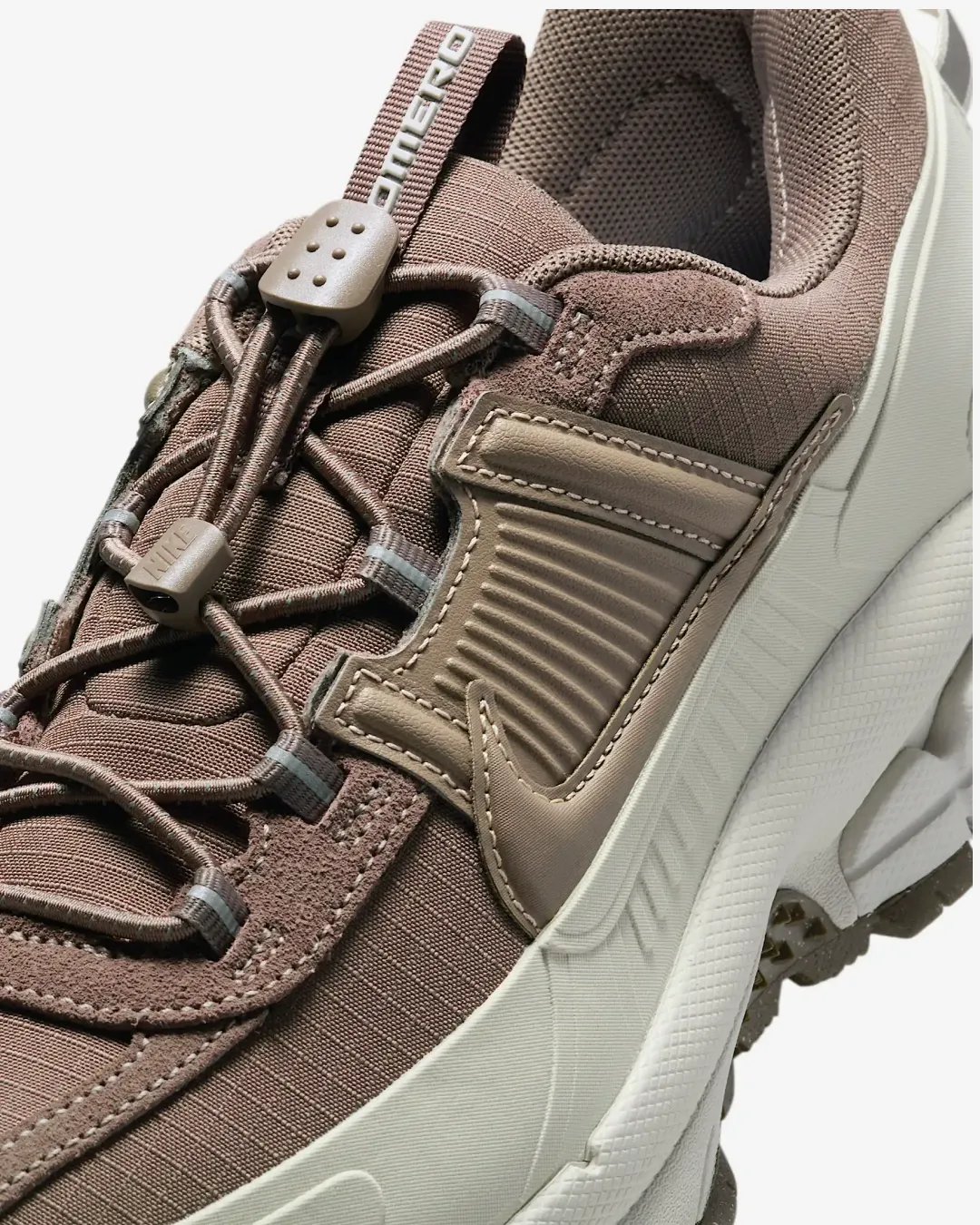 Nike Zoom Vomero 5 Roam Light Bone Mink Brown Sneakers