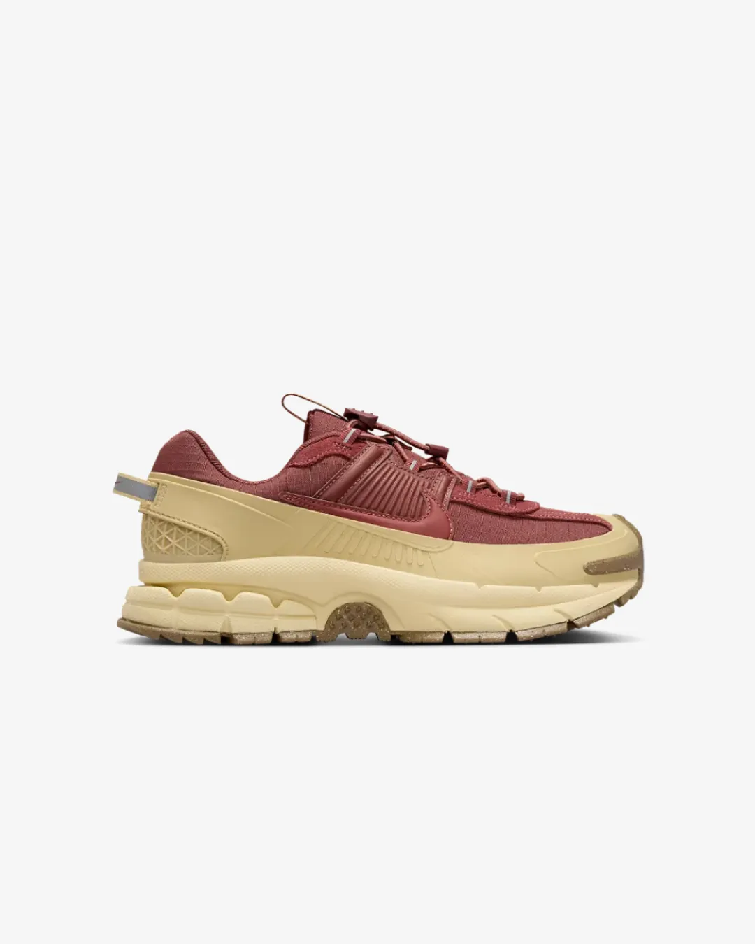 Nike Zoom Vomero 5 Roam Red Team Gold Sneakers