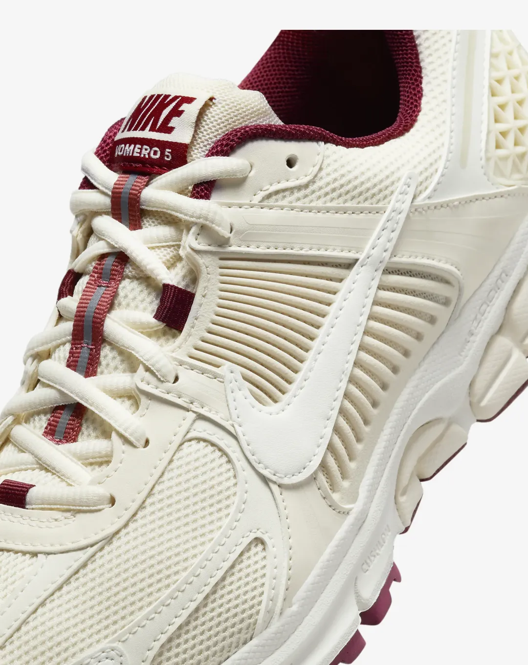 Nike Zoom Vomero 5 Sail/Pale Ivory/Team Red Sneakers