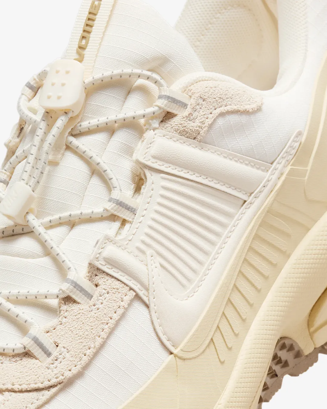 Nike Zoom Vomero Roam Light Khaki Sneakers