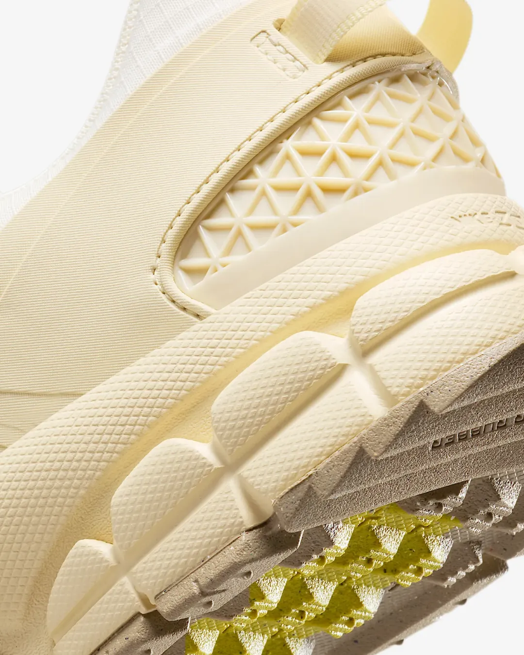 Nike Zoom Vomero Roam Light Khaki Sneakers