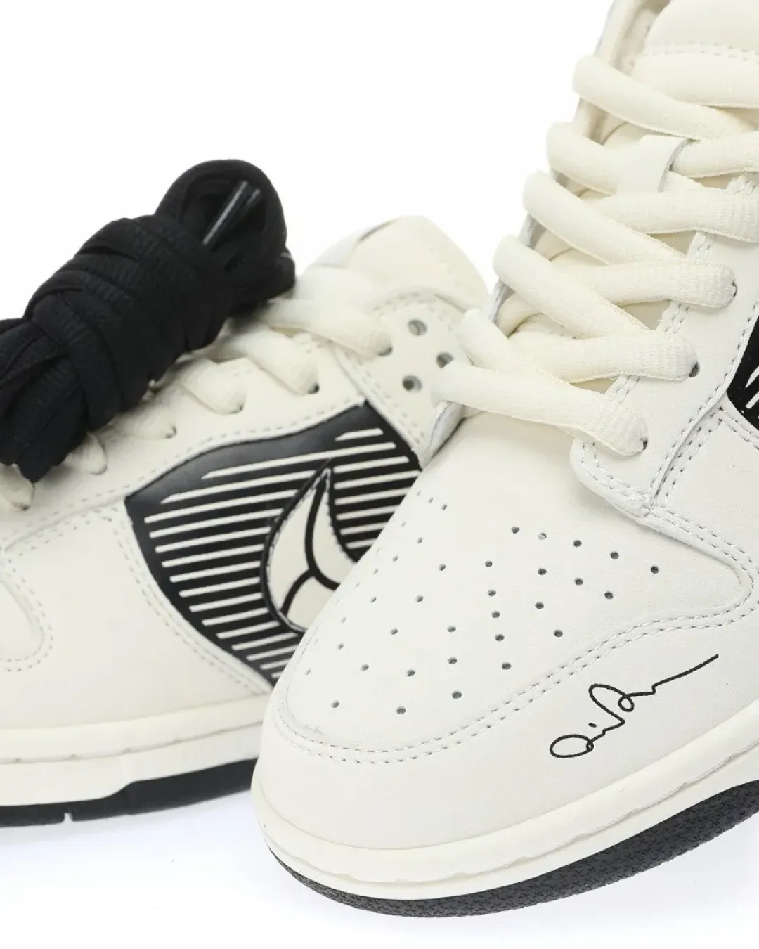 No Brainer PSD x Nike SB Dunk Low 'Crystalized Dunk' Sneakers