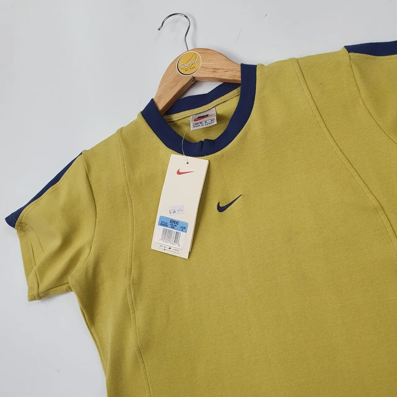 Vintage 90s Nike Mustard Tee (M)